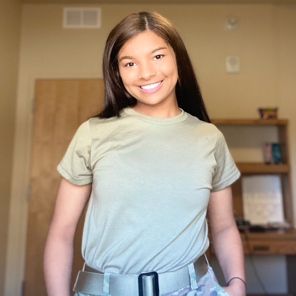 Meet your Posher, Ahlazah